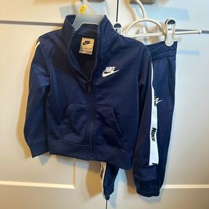 Nike Toddler Matching Sweatsuit Set in Navy and White Size 2T